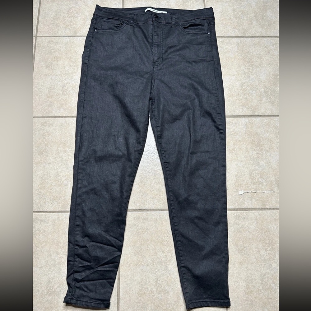 Celebrity Pink Women’s Black High Waist Jeans Size 17/33